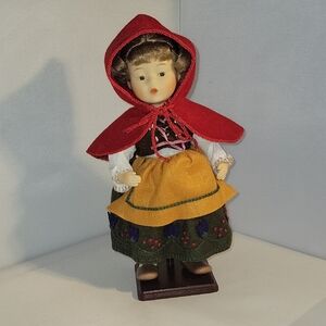 Ashton-Drake Galleries Berta Hummel Red Riding Hood Porcelain Doll Goebel 1997